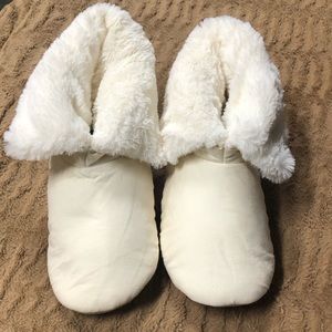 Pottery Barn Furry Fold Down Slippers- Women’s Size Medium 8/9